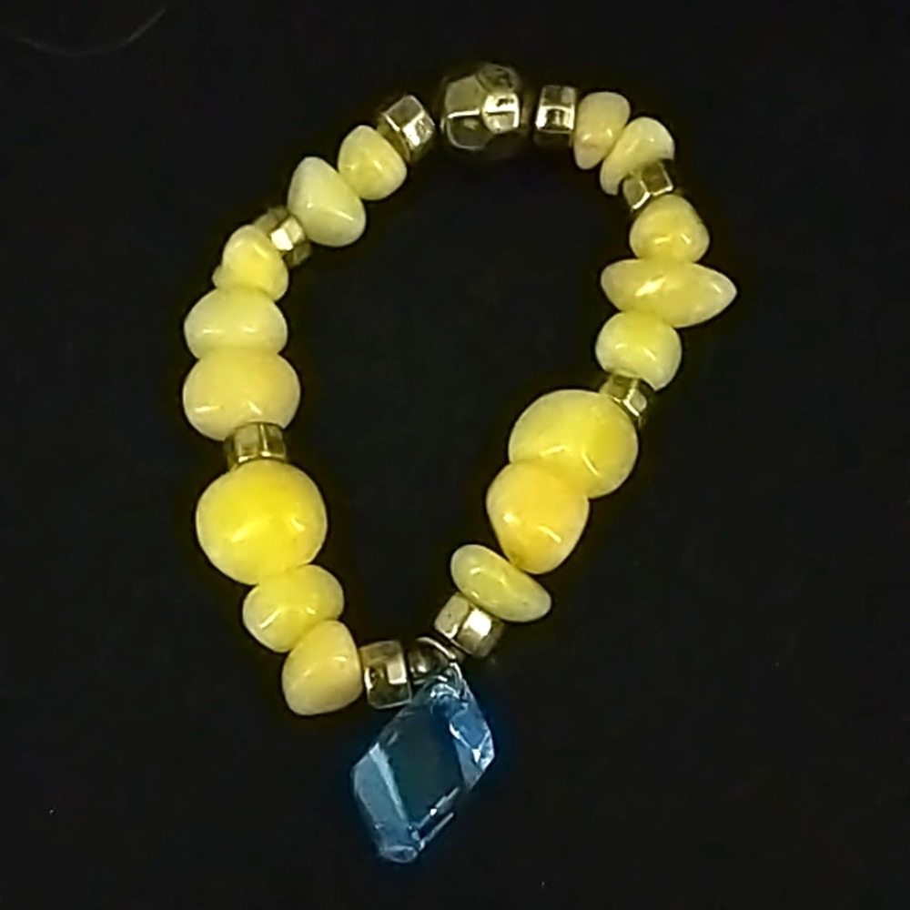 Beautiful hand made beaded bracelet.